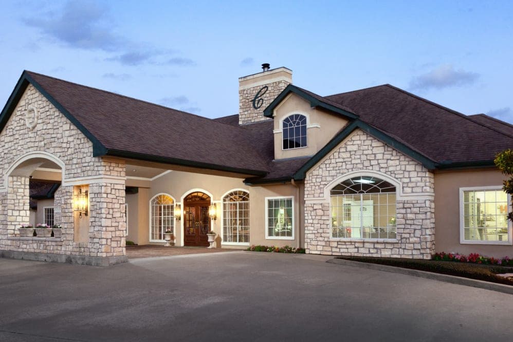 Carriage Inn — photo 1