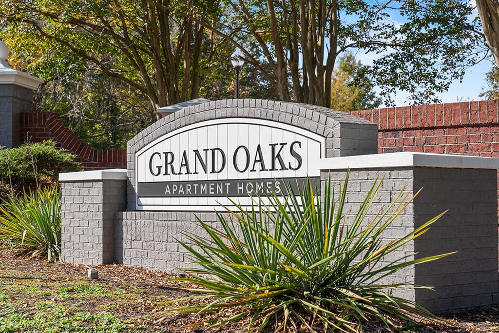 Grand Oaks Apartment Homes