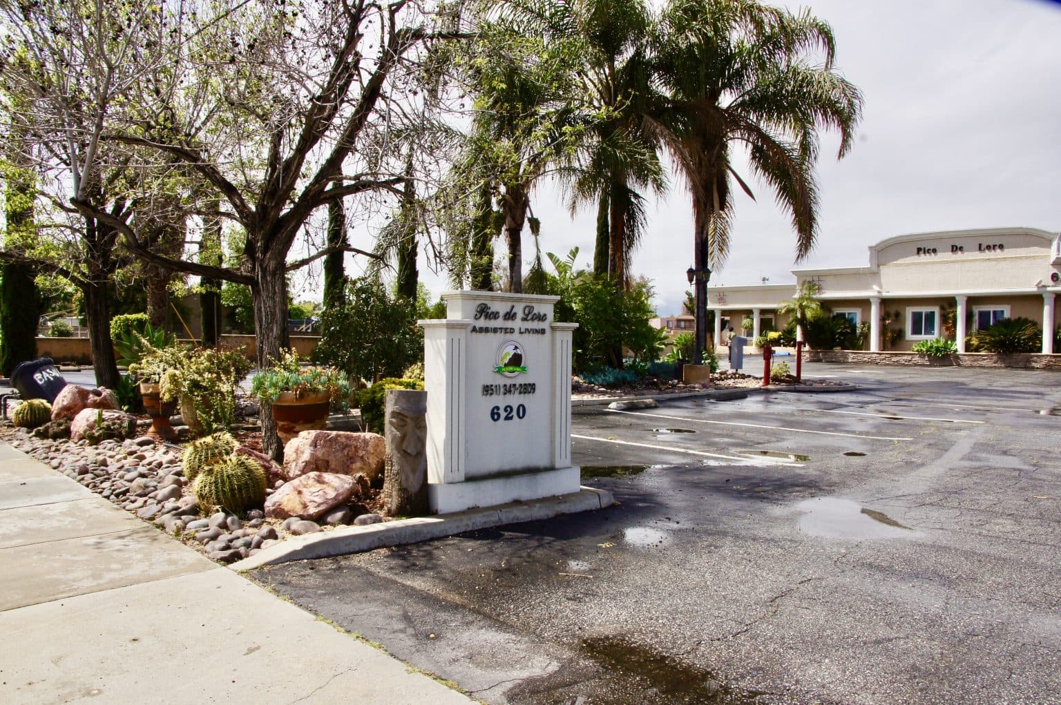 Pico De Loro — photo 1