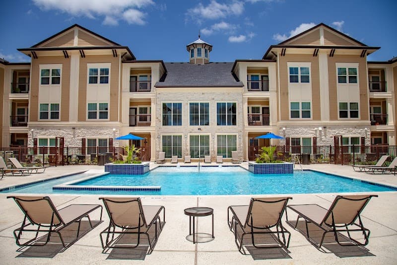 Hamilton Crossing Senior Living 55+ Apartments