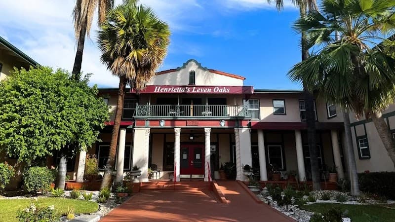 Henrietta's Leven Oaks by SCH