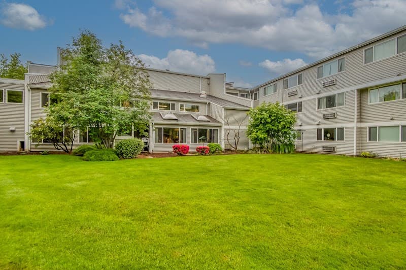 Jason Lee Manor Apartments