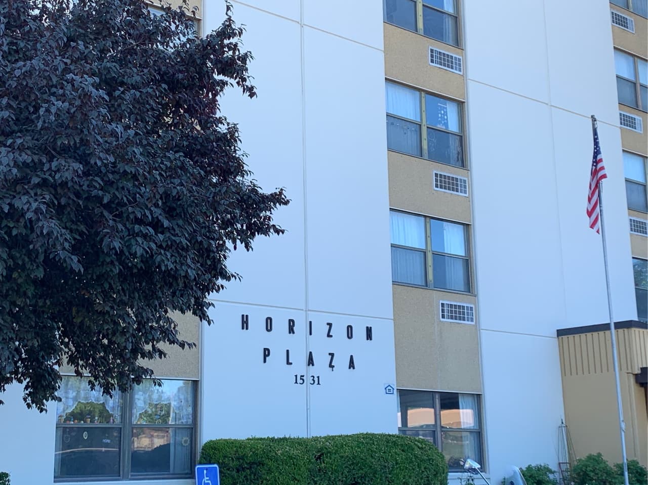 Horizon Plaza Apartments