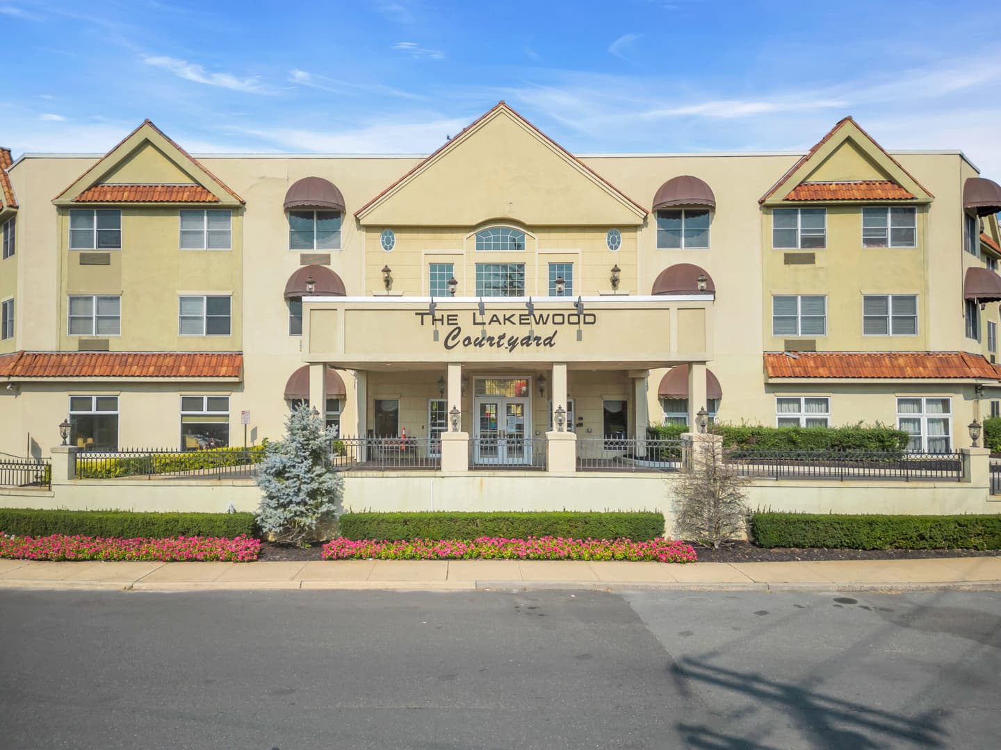 Lakewood Courtyard