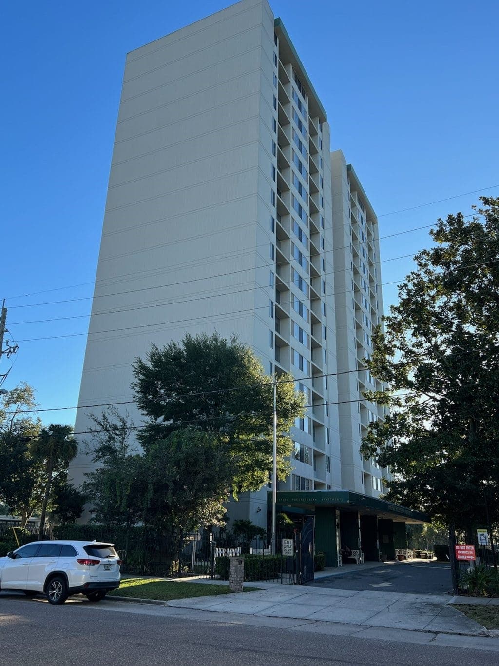 Riverside Presbyterian Apartments — photo 1