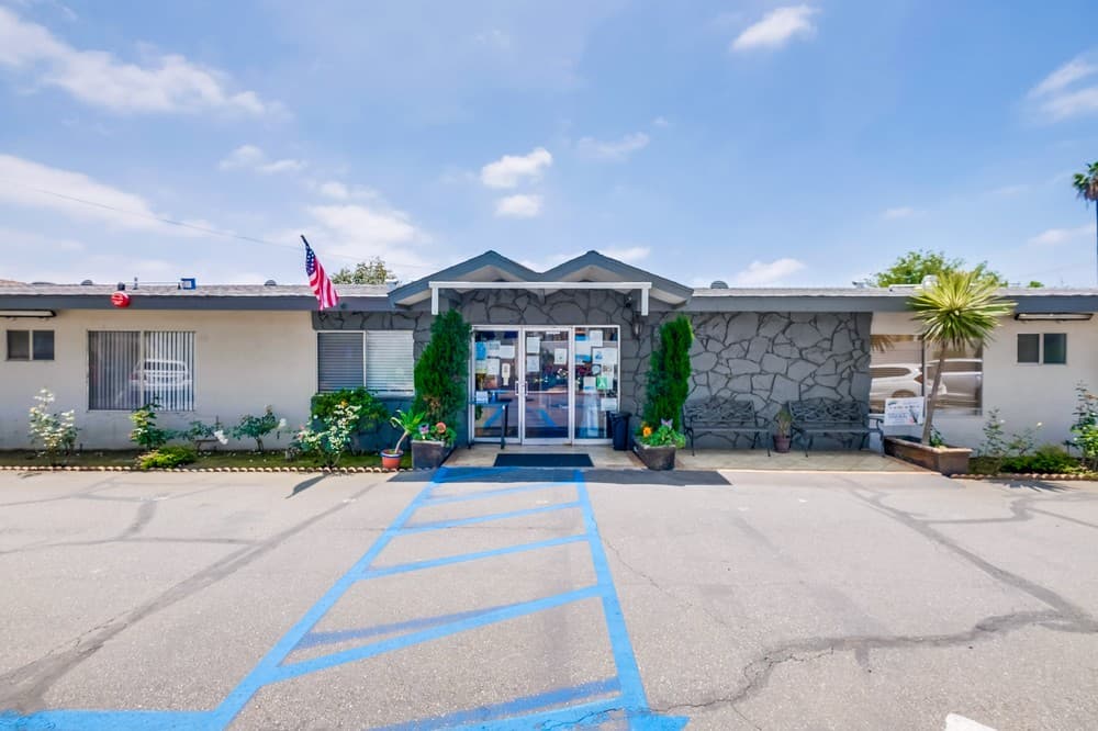 Baldwin Gardens Nursing Center — photo 1