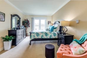 Emerald Court — photo 1