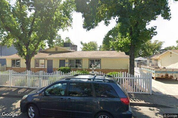 Golden Oaks Senior Living