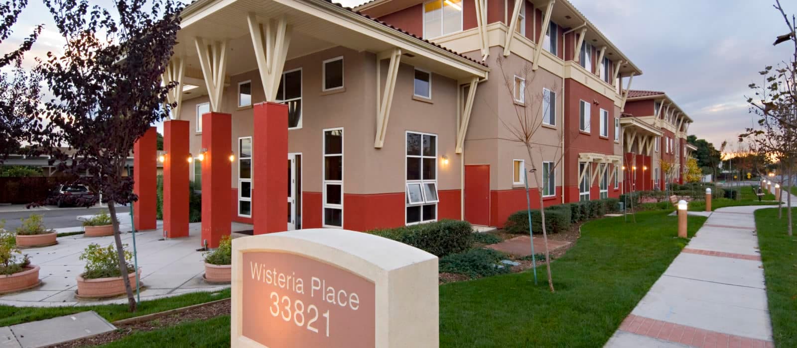 Wisteria Apartments — photo 1