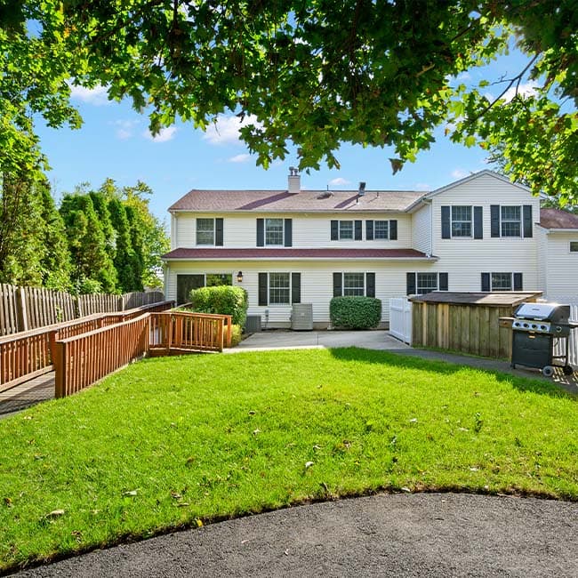 Fox Trail Memory Care Living at Paramus