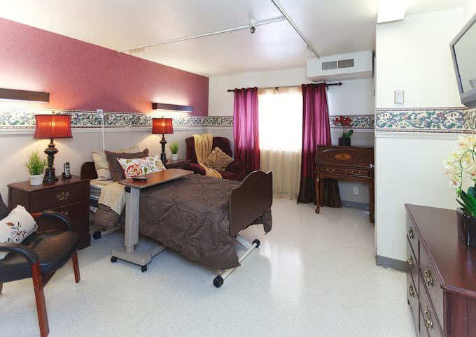 Roseville Care Center — photo 1