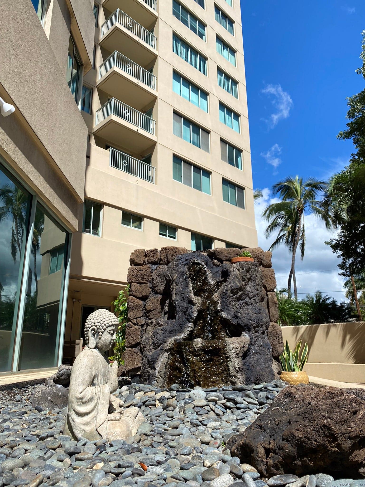 One Kalakaua Senior Living