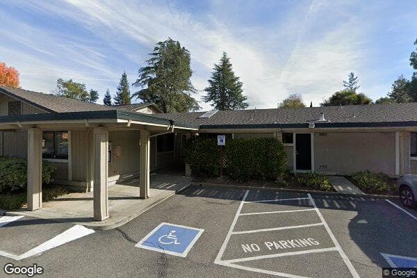 Los Altos Courtyard — photo 1