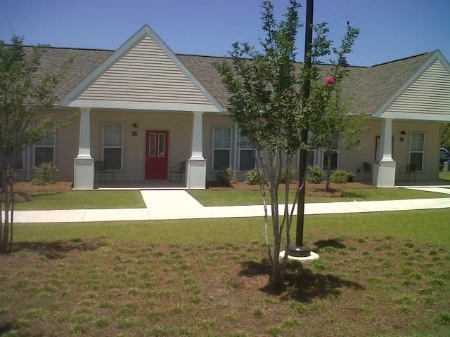 Glen East Senior Apartments