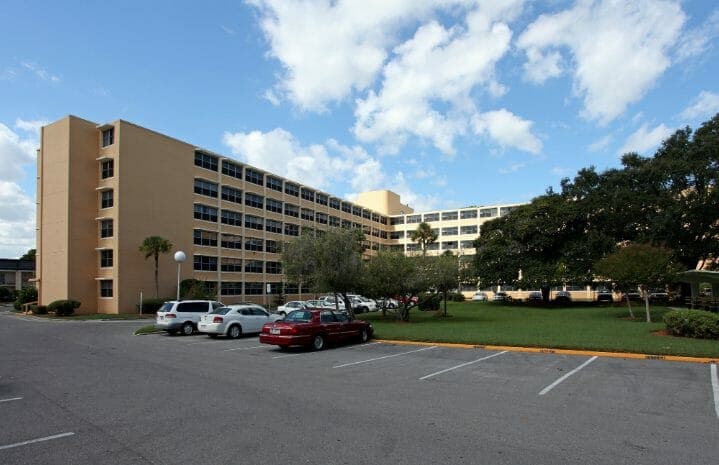 Plymouth — photo 1