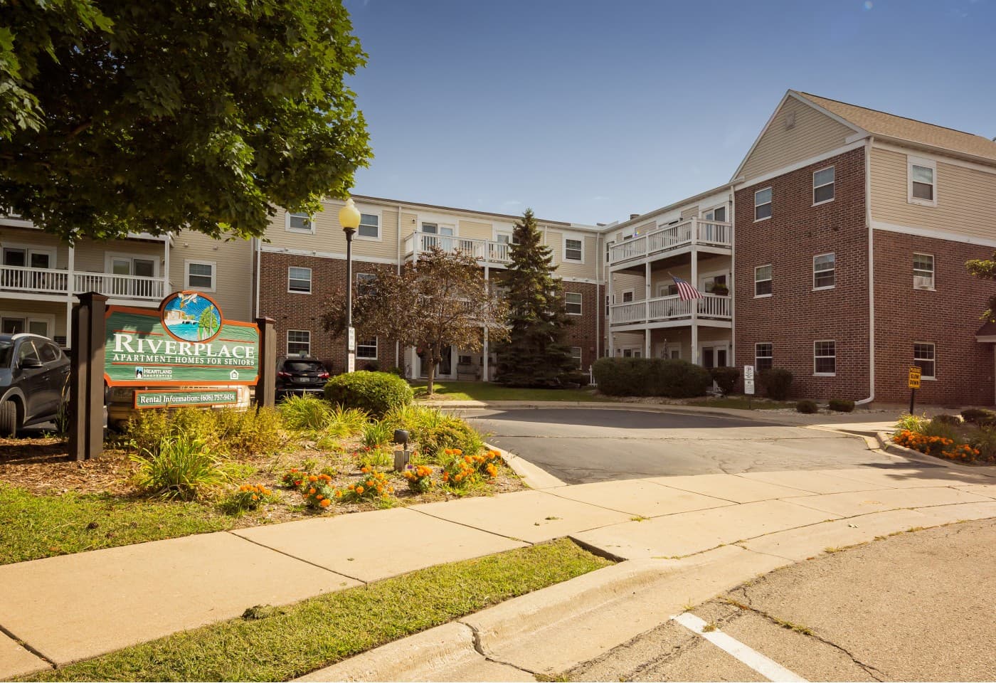 River Place Apts