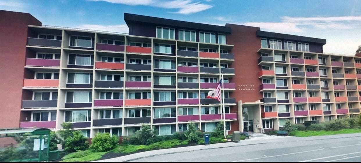 Casa De Redwood — photo 1