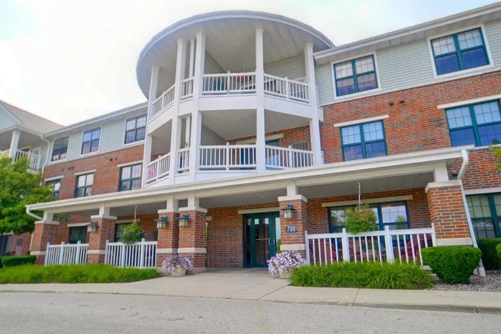 Meadowmere & Mitchell Manor Oak Creek — photo 1