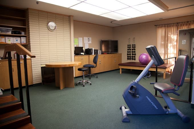 Community Care On Palm - Nursing Facility in Riverside