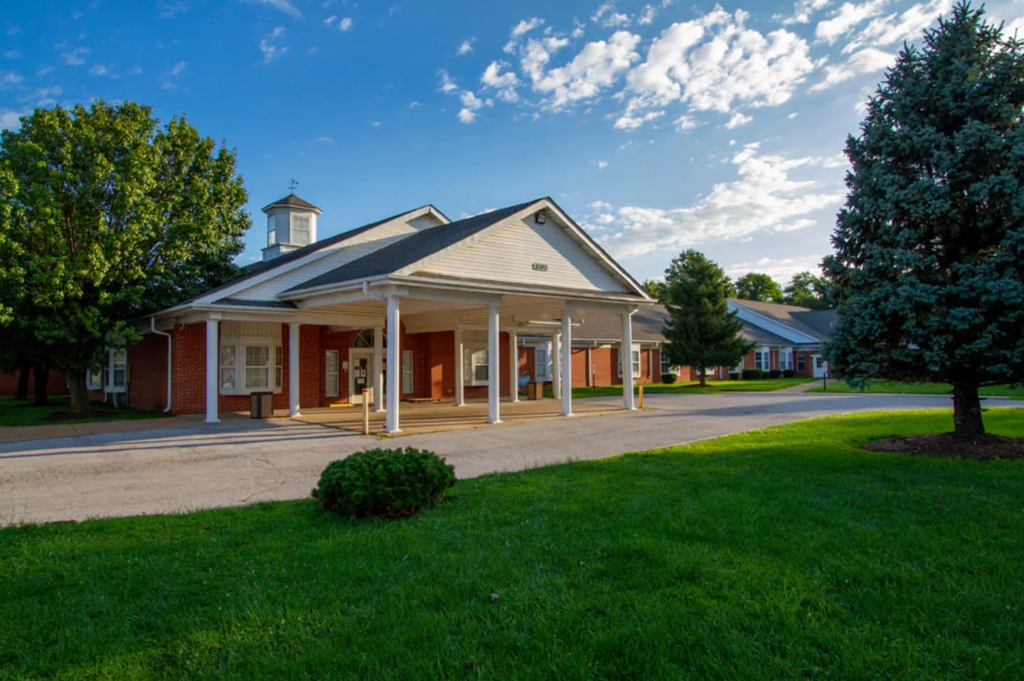 Oakwood Estates Nursing & Rehab