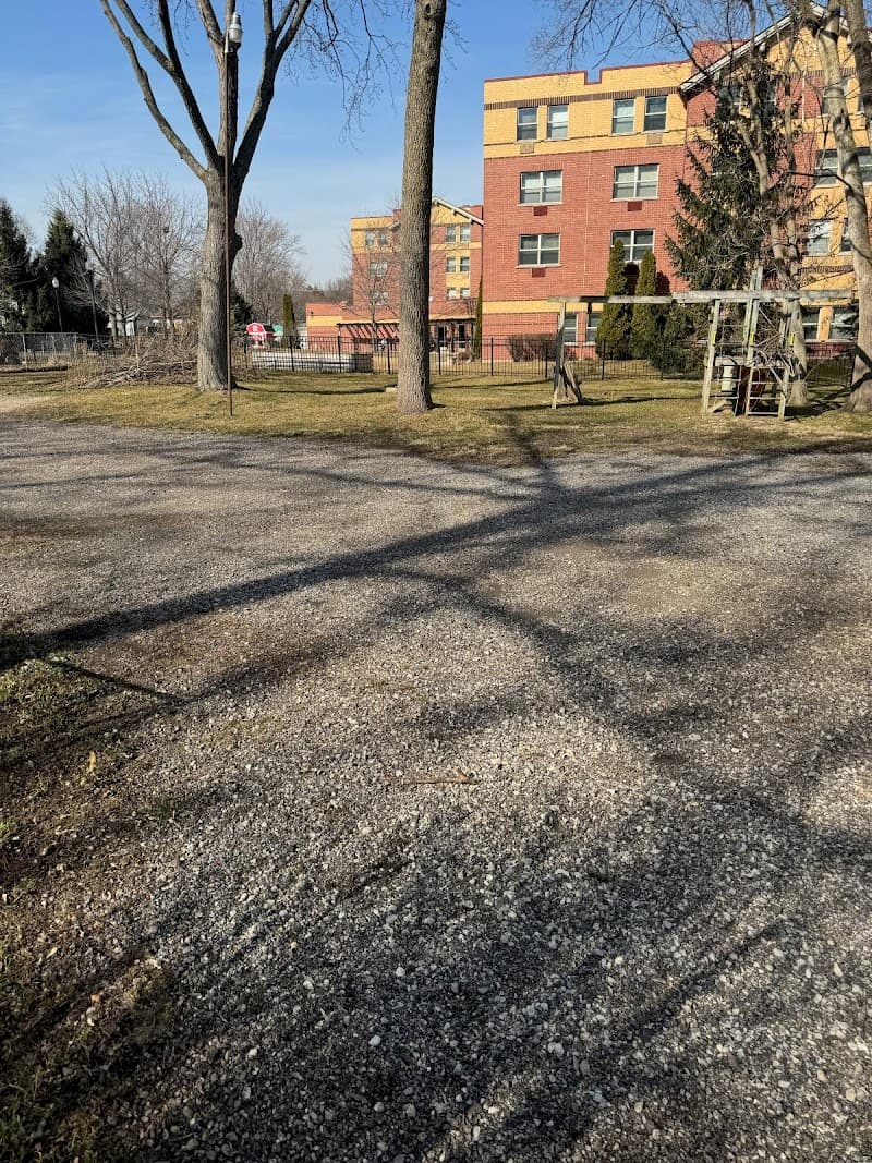 Barton Senior Residences-Zion