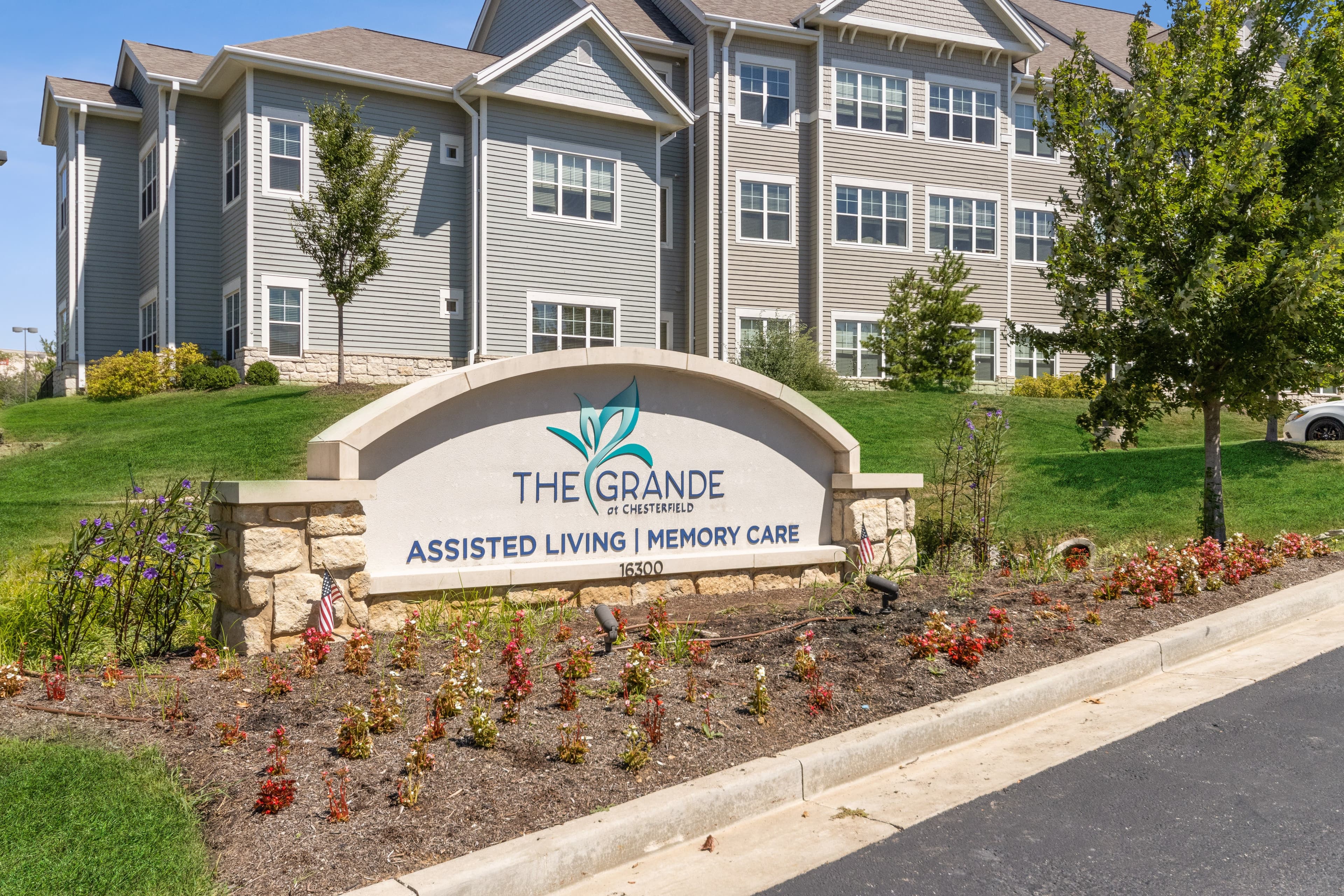 The Grande At Chesterfield — photo 1