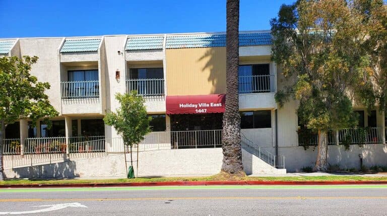 Holiday Villa East — photo 1