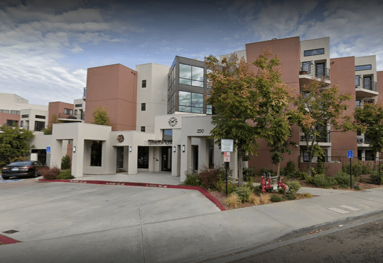 Lexington Senior — photo 1