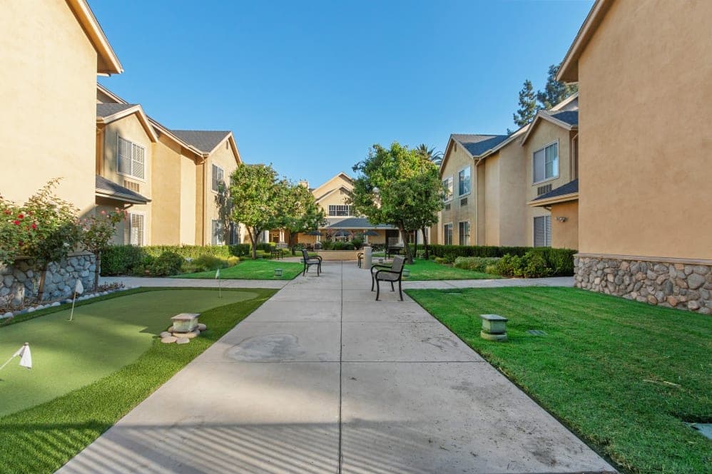 Claremont Place — photo 1