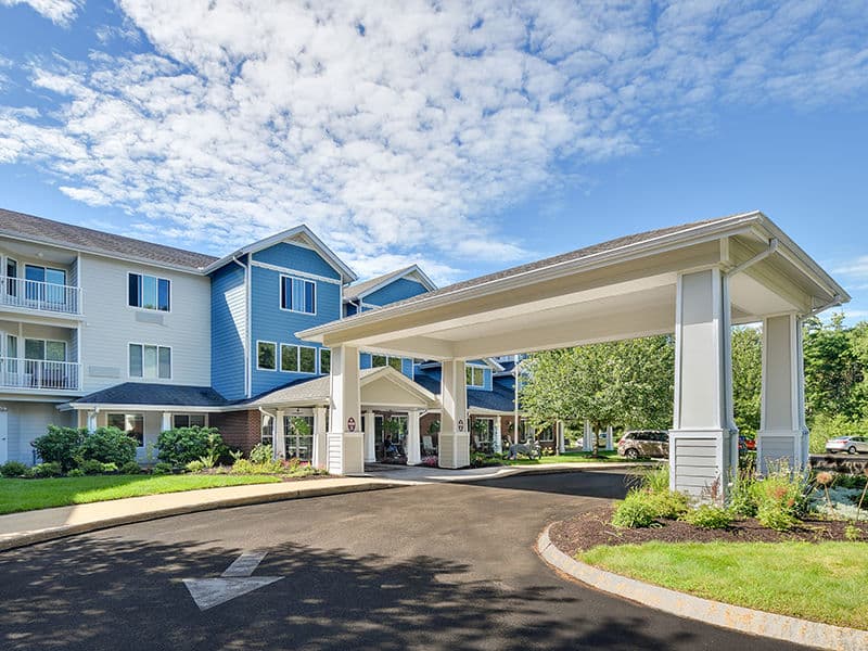 Holiday Maple Suites