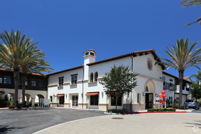 Casa Aldea Senior Living / Villa Lorena