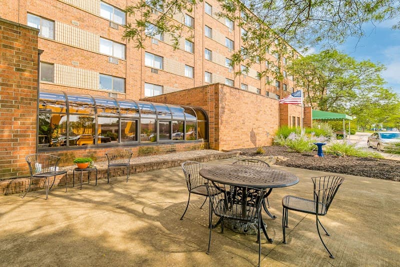 Westwood Oaks Independent Living - A Riverside Senior Life Community